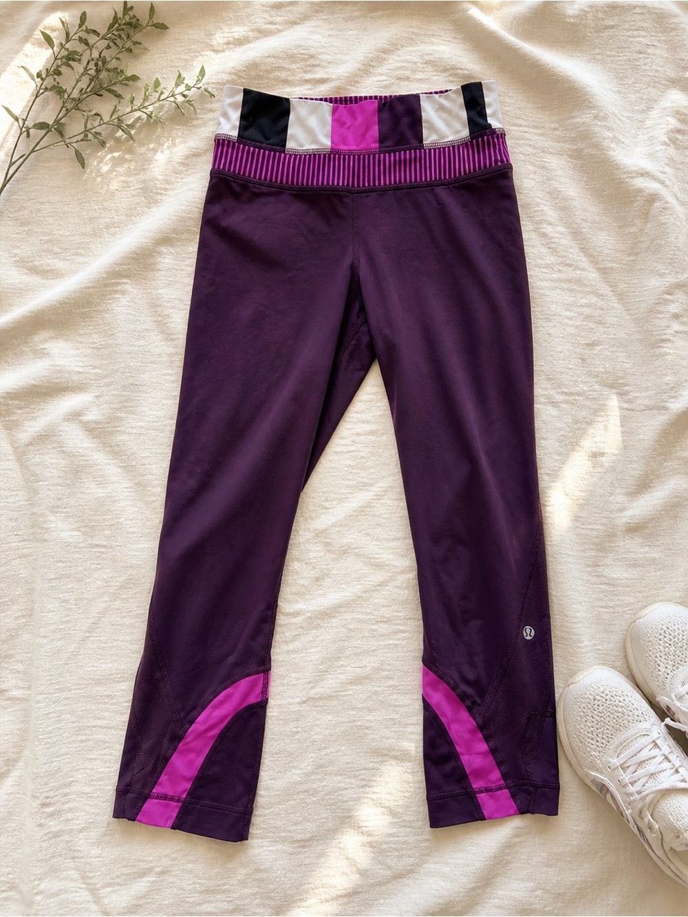 Lululemon Cropped Leggings Size 2 Purple Pink Colorblock Run Capri Athletic